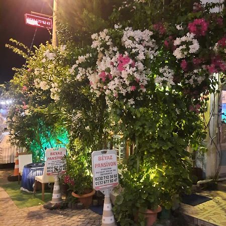Beyaz Apart Pansiyon Çeşme Exterior foto