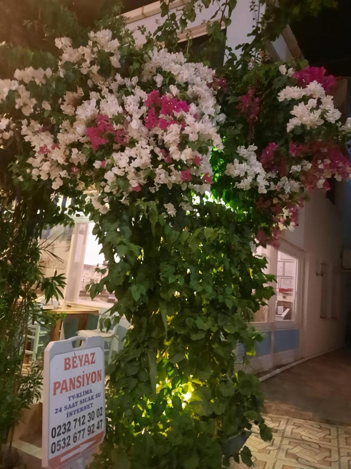 Beyaz Apart Pansiyon Çeşme Exterior foto